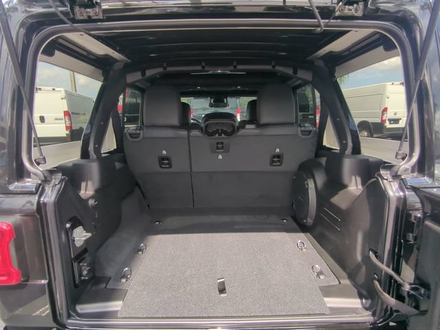 New 2026 Jeep Wrangler Unlimited Sahara AWD/4WD image 14