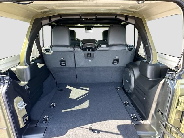 New 2026 Jeep Wrangler Unlimited Sahara AWD/4WD image 6