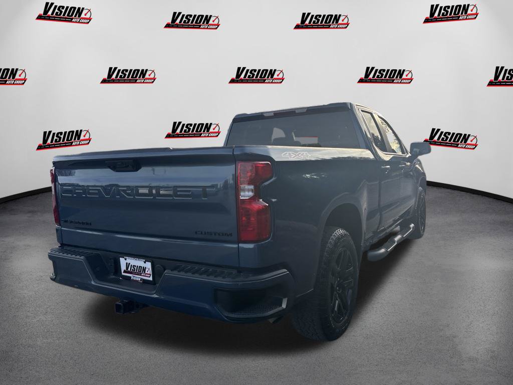 Used 2024 Chevrolet Silverado 1500 Custom w/ Turbomax Blackout Package AWD/4WD image 5