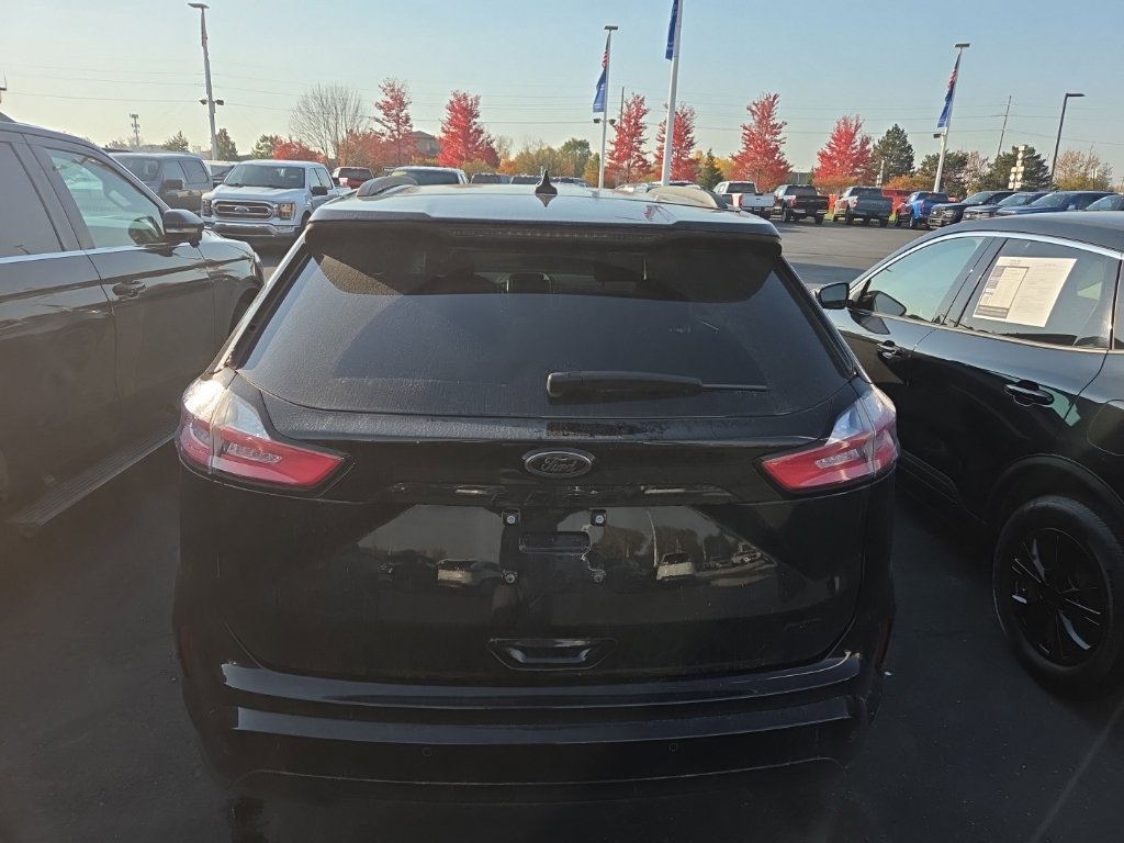 Certified 2024 Ford Edge SE w/ Black Appearance Package AWD/4WD image 10