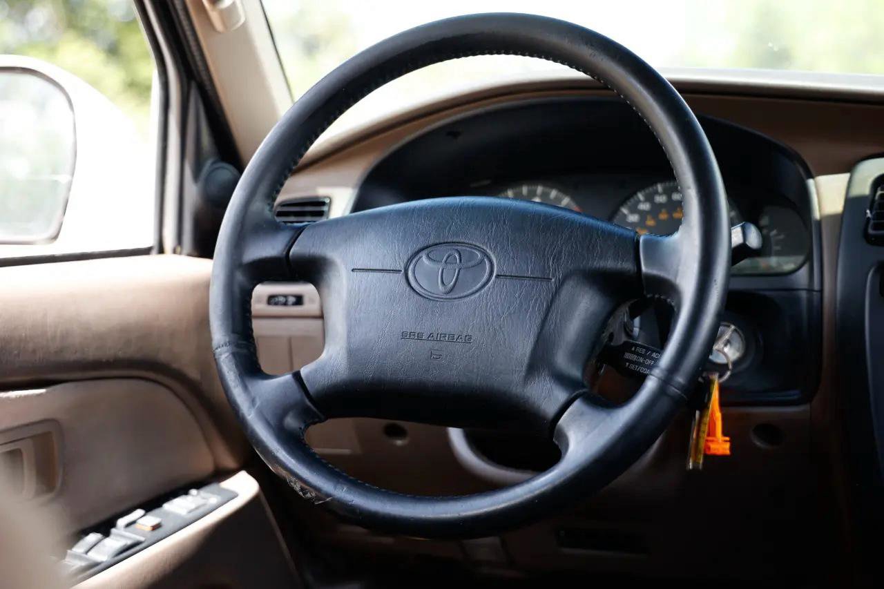 Used 2002 Toyota 4Runner SR5 image 25