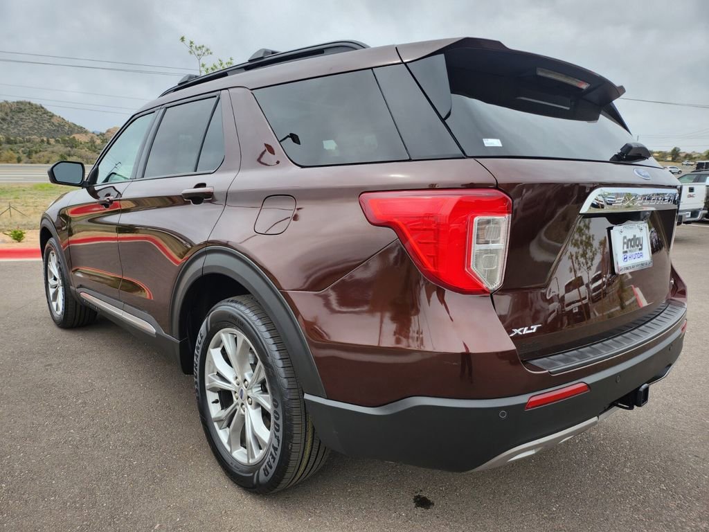 Used 2020 Ford Explorer XLT w/ Equipment Group 202A image 6