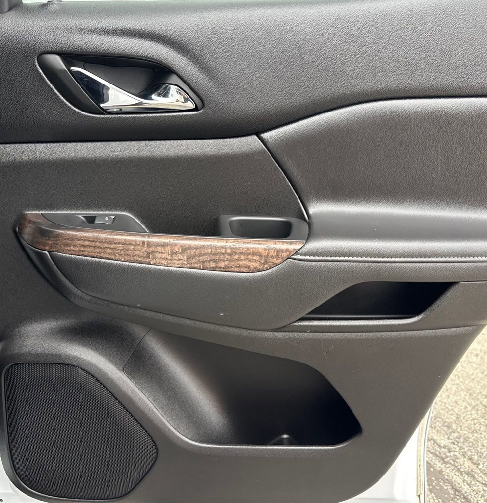 Used 2023 GMC Acadia Denali image 28