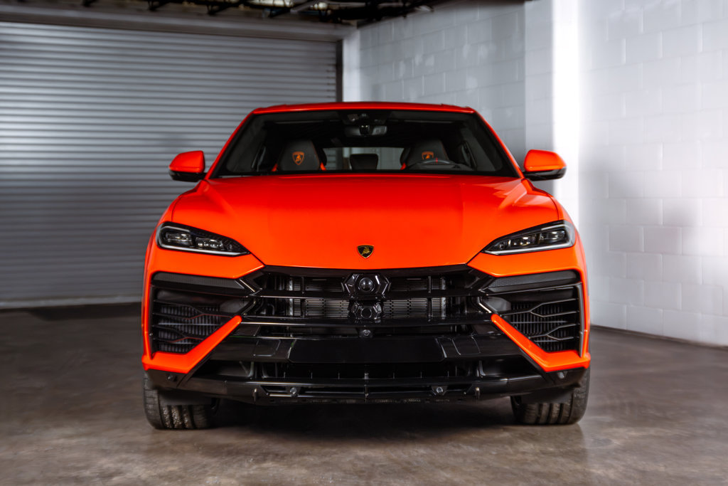 Used 2025 Lamborghini Urus SE AWD/4WD image 8