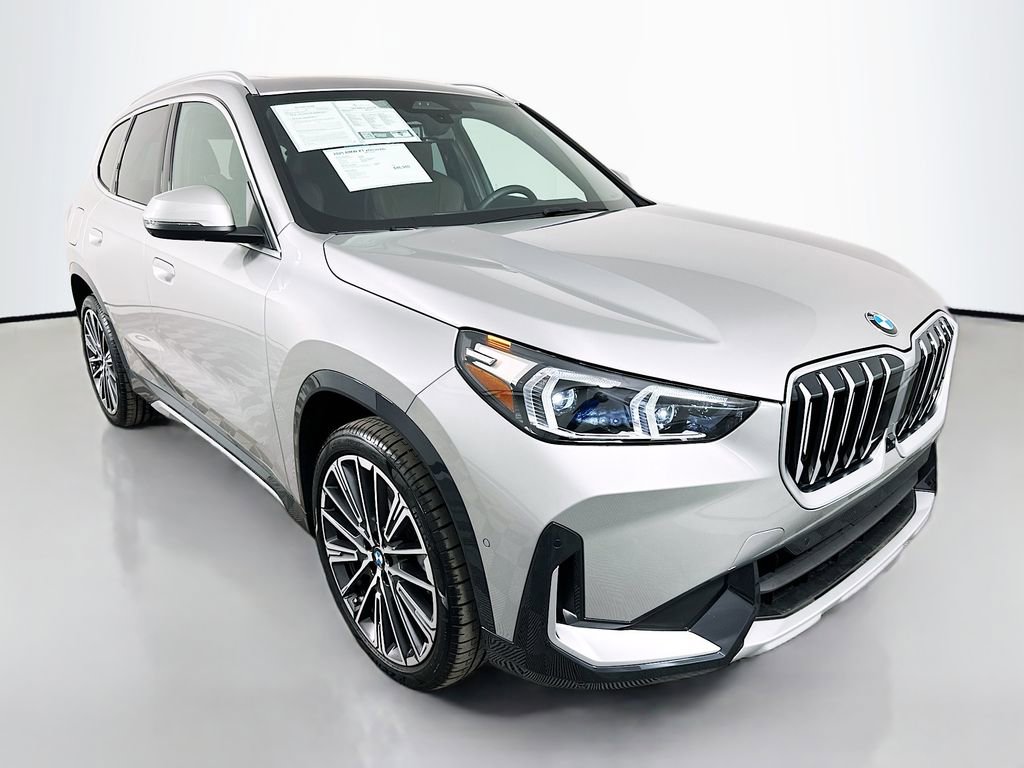 Used 2025 BMW X1 xDrive28i w/ Premium Package image 3
