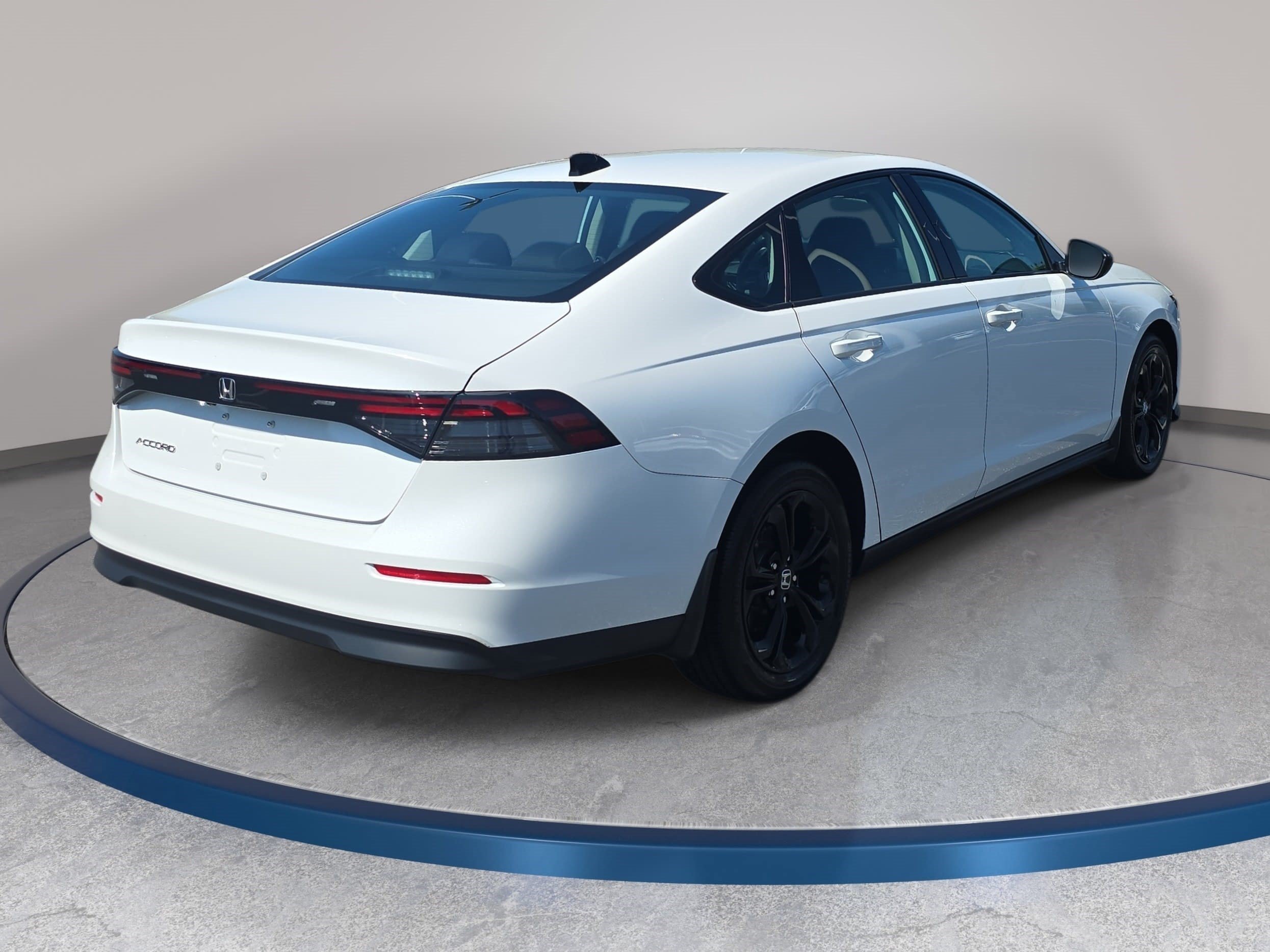 Used 2025 Honda Accord SE image 5