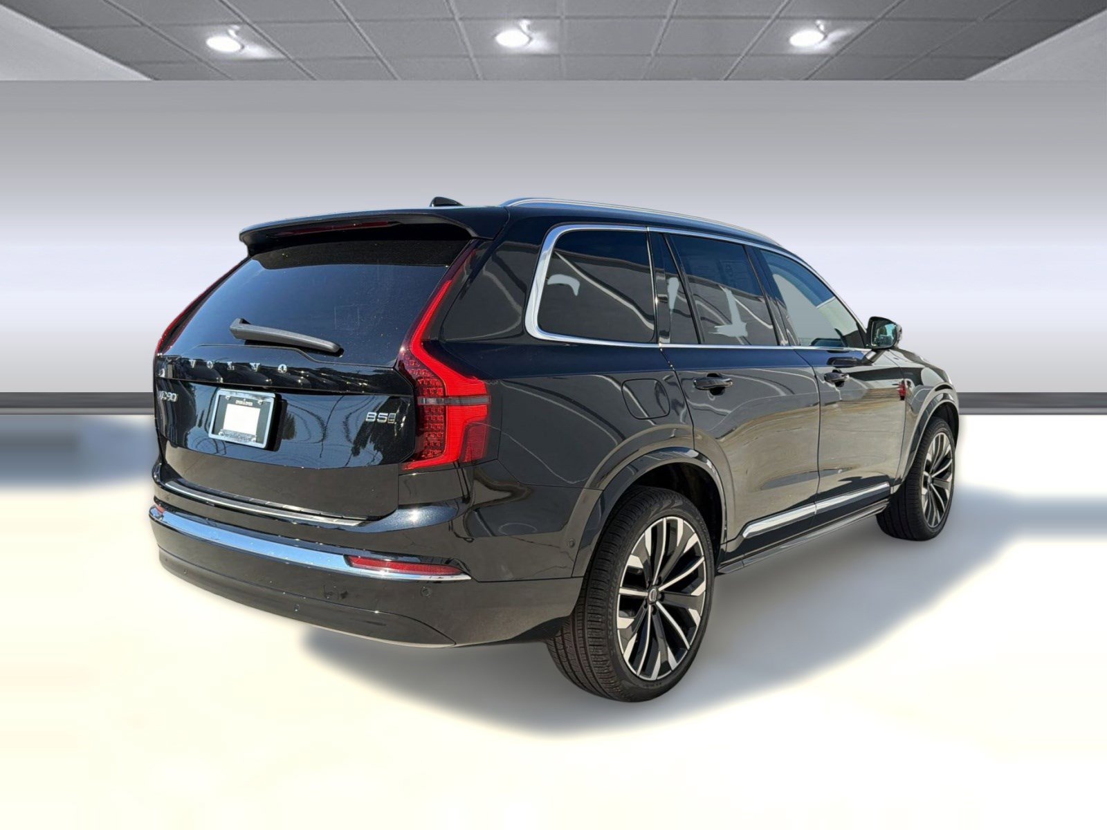 Used 2025 Volvo XC90 B5 Plus w/ Protection Package Premier AWD/4WD image 9