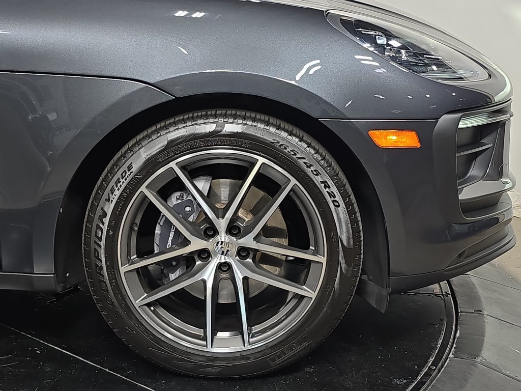 Certified 2025 Porsche Macan Turbo AWD/4WD image 11
