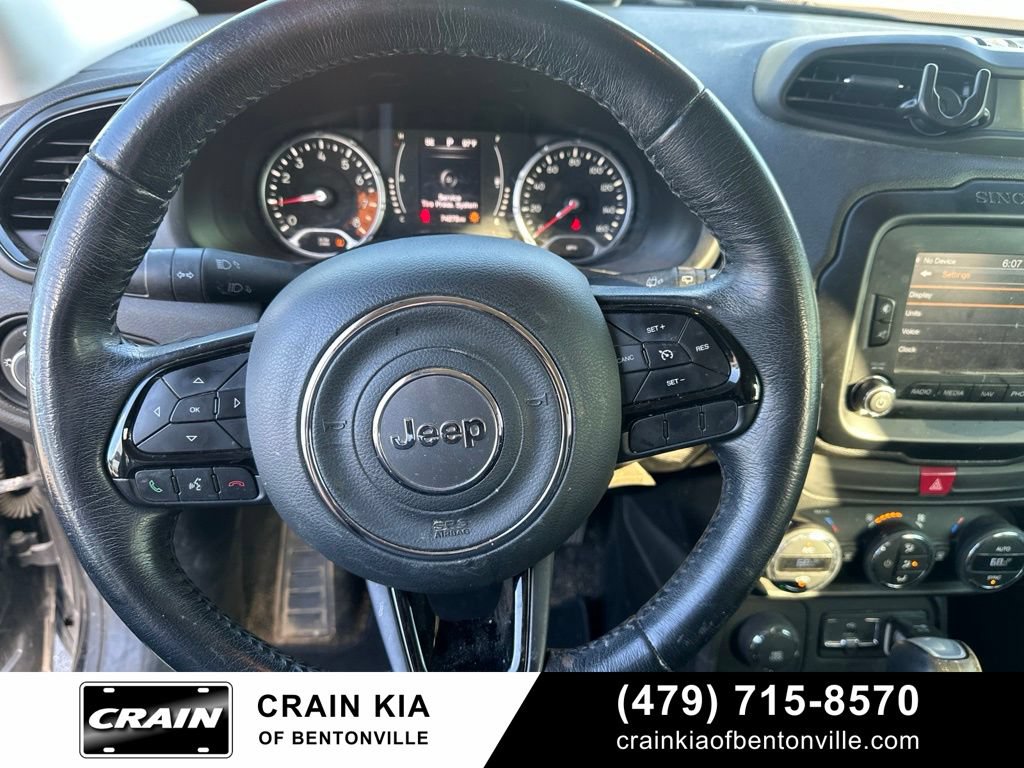 Used 2016 Jeep Renegade Latitude AWD/4WD image 17