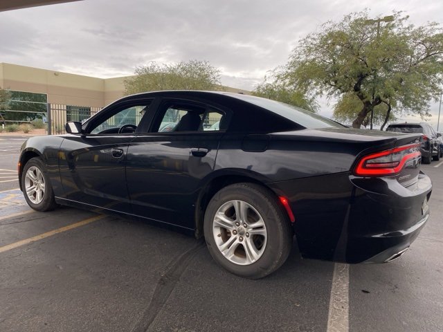 Used 2022 Dodge Charger SXT image 2
