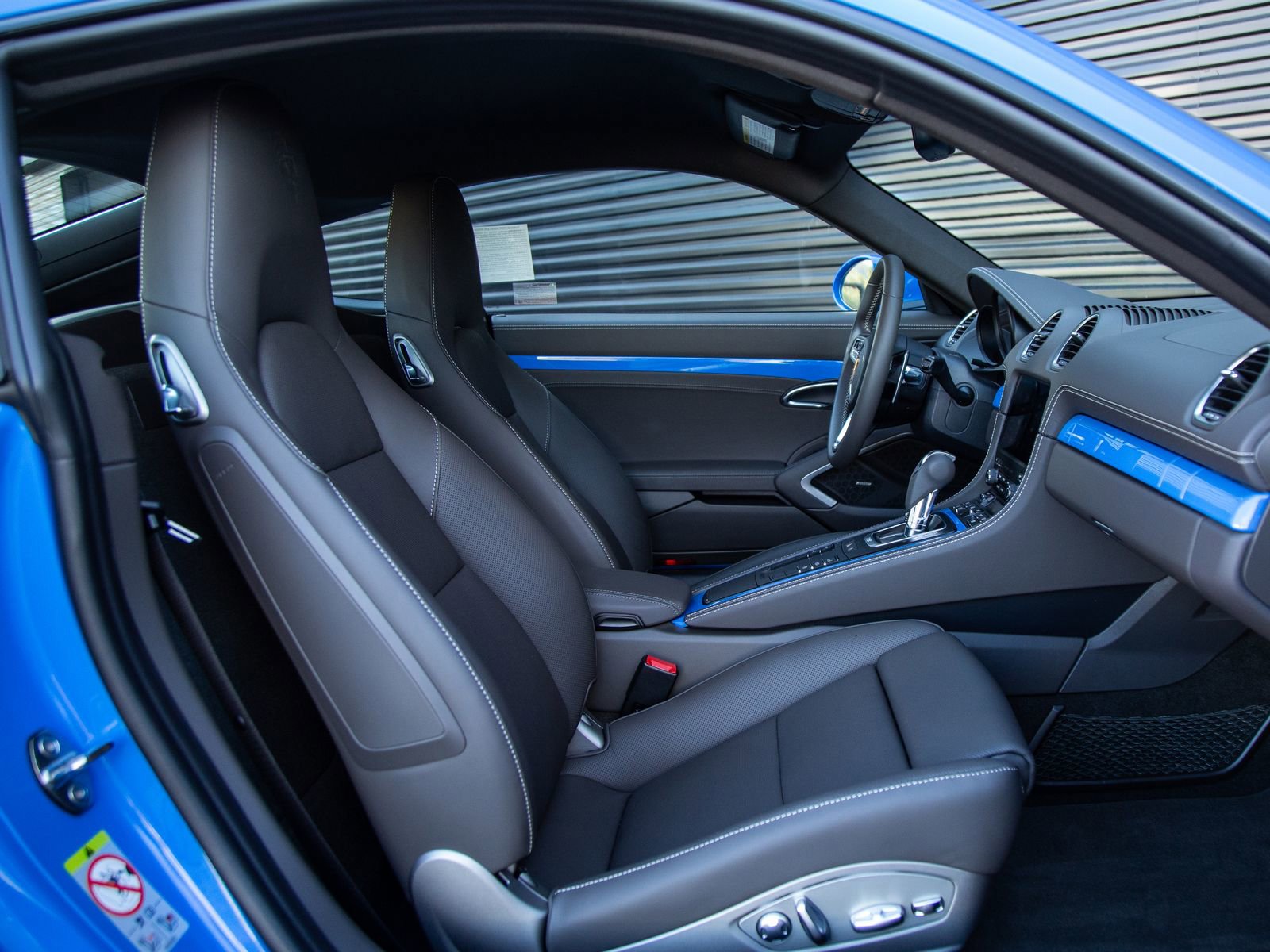 Certified 2025 Porsche 718 Cayman S RWD image 20