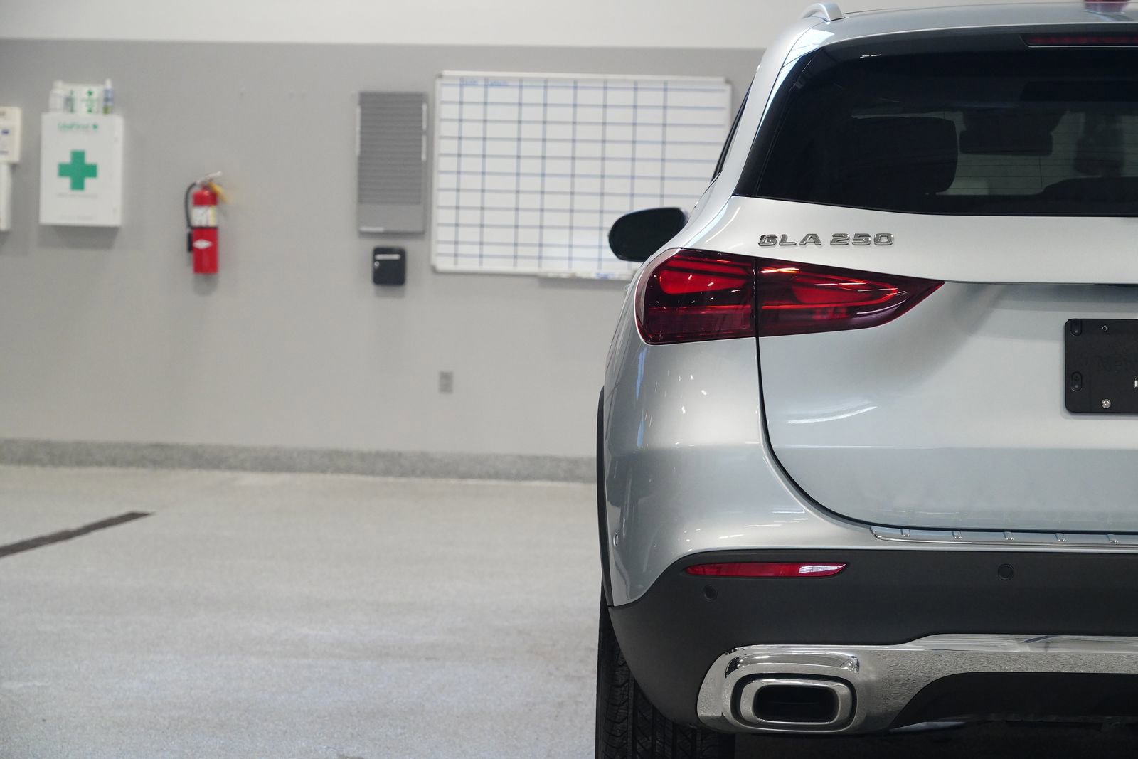 Used 2025 Mercedes-Benz GLA 250 4MATIC image 11