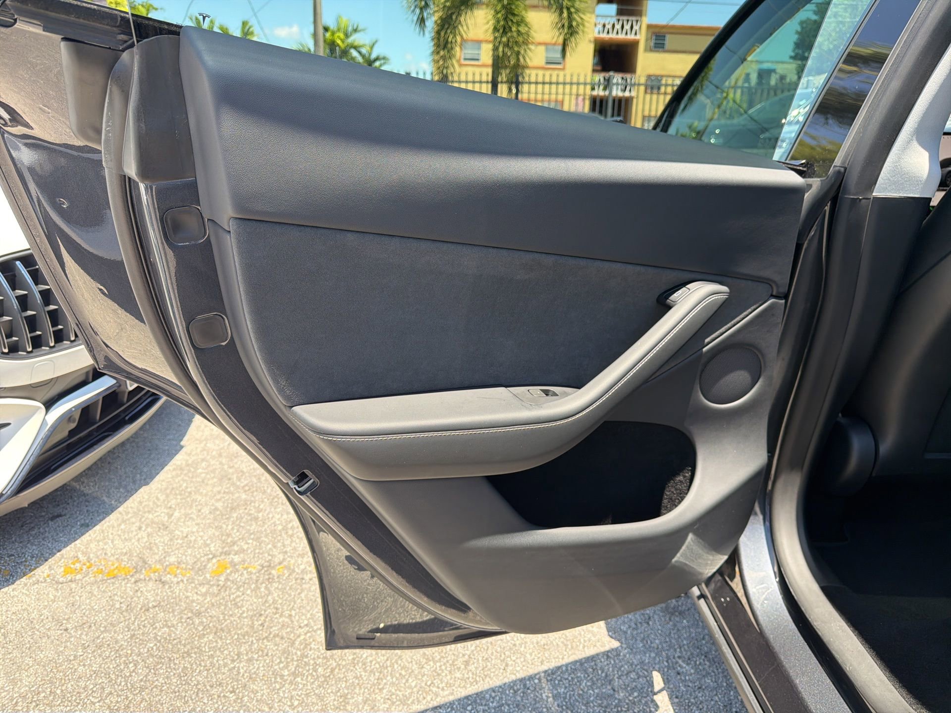 Used 2024 Tesla Model Y Long Range AWD/4WD image 16