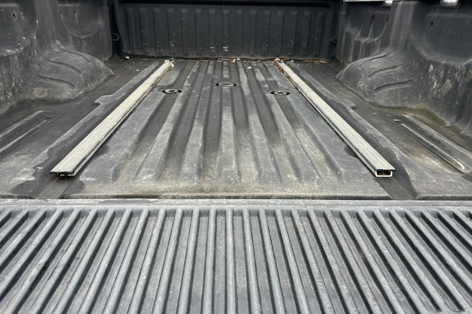 Used 2018 Nissan Titan SL w/ Chrome Package image 16