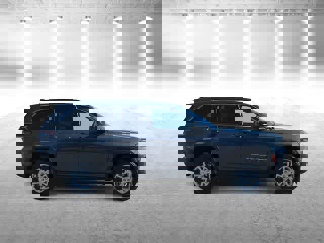 Used 2025 Jeep Grand Cherokee Laredo image 9