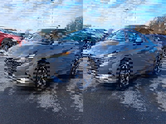 Certified 2022 Hyundai Elantra Limited w/ Cargo Package image 3