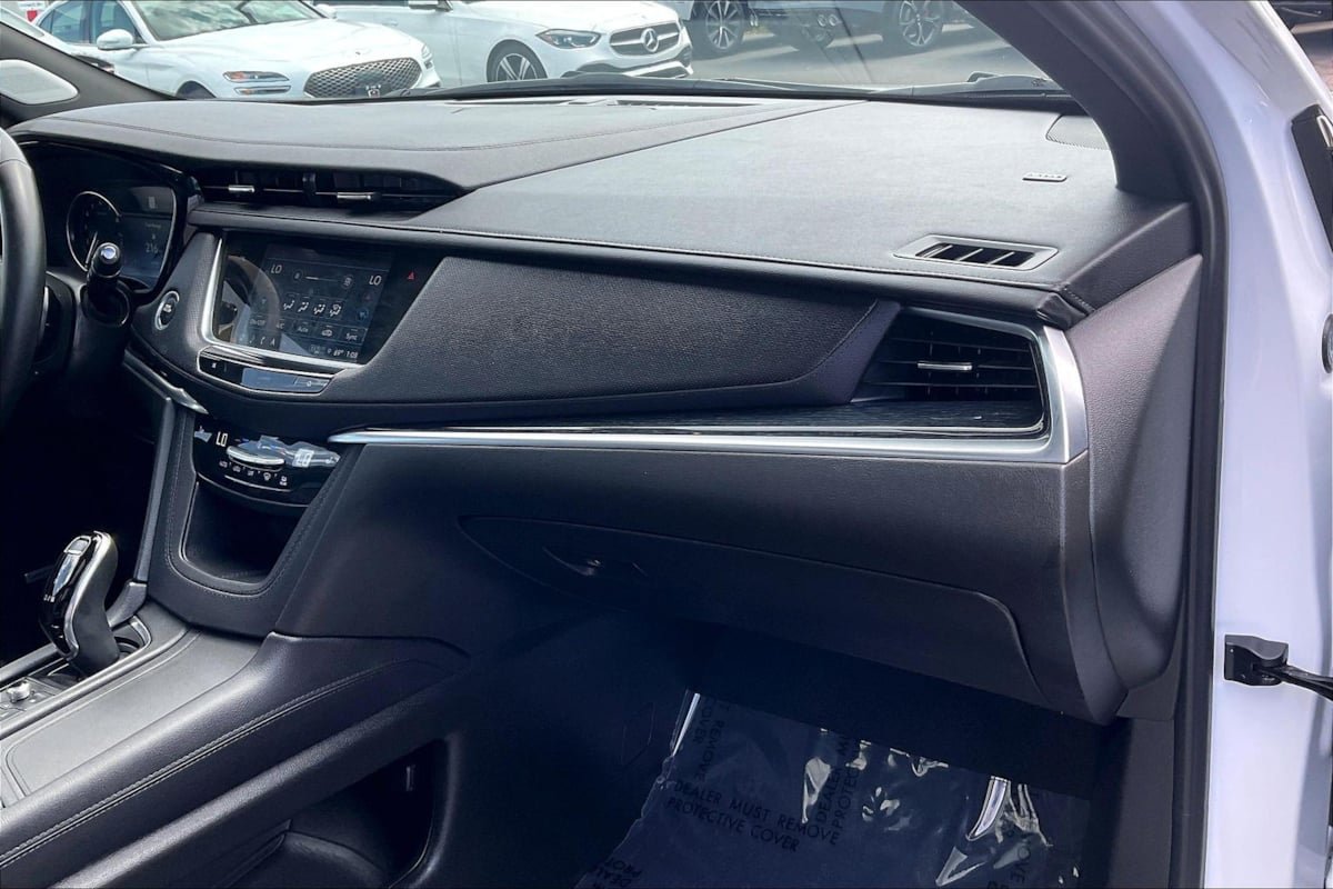 Used 2025 Cadillac XT5 Premium Luxury FWD image 14