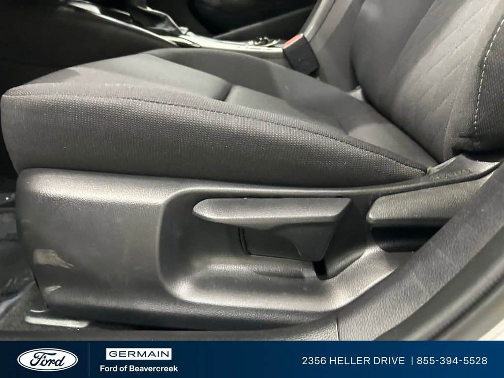 Used 2025 Toyota Corolla LE image 16