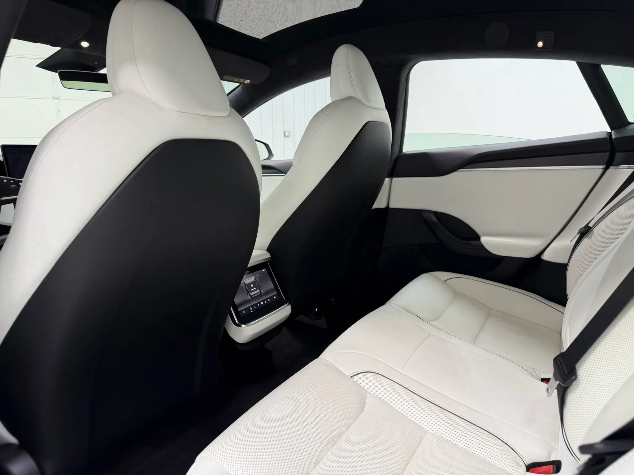Used 2022 Tesla Model S Plaid AWD/4WD image 17