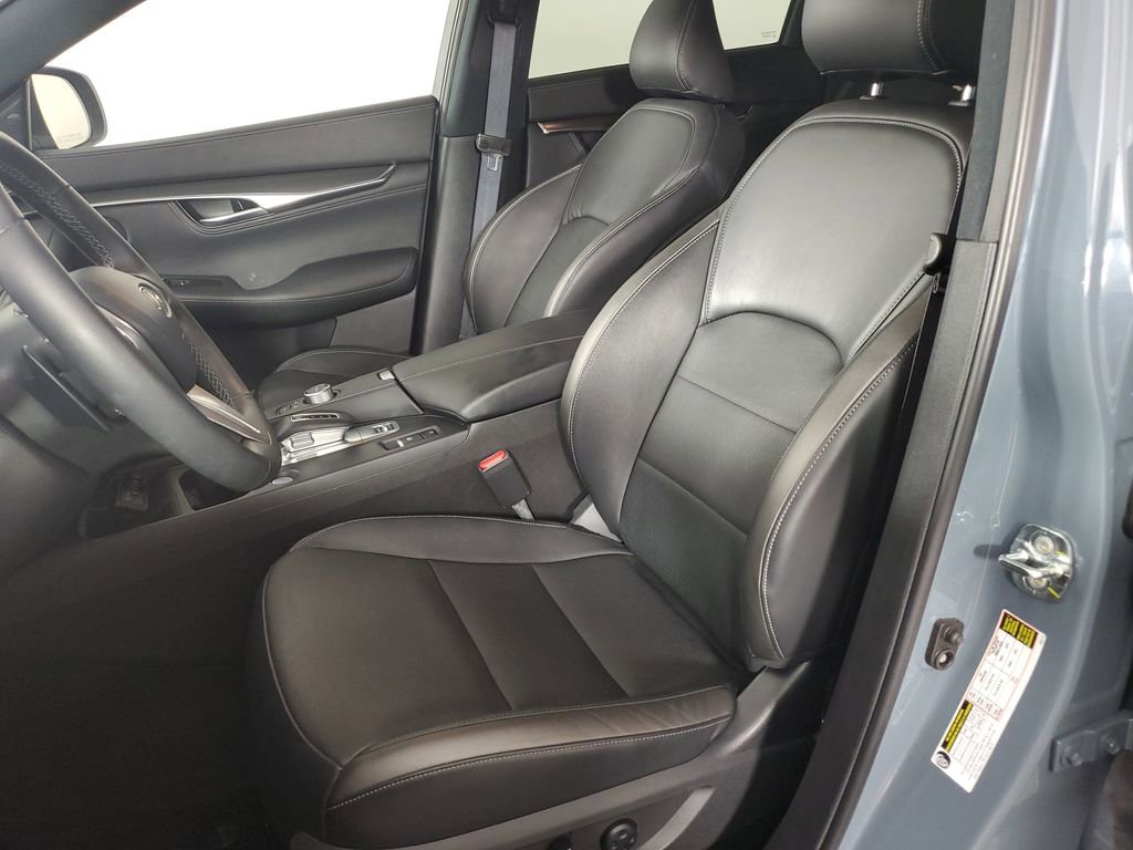 Used 2025 INFINITI QX55 Luxe w/ Cargo Package image 12