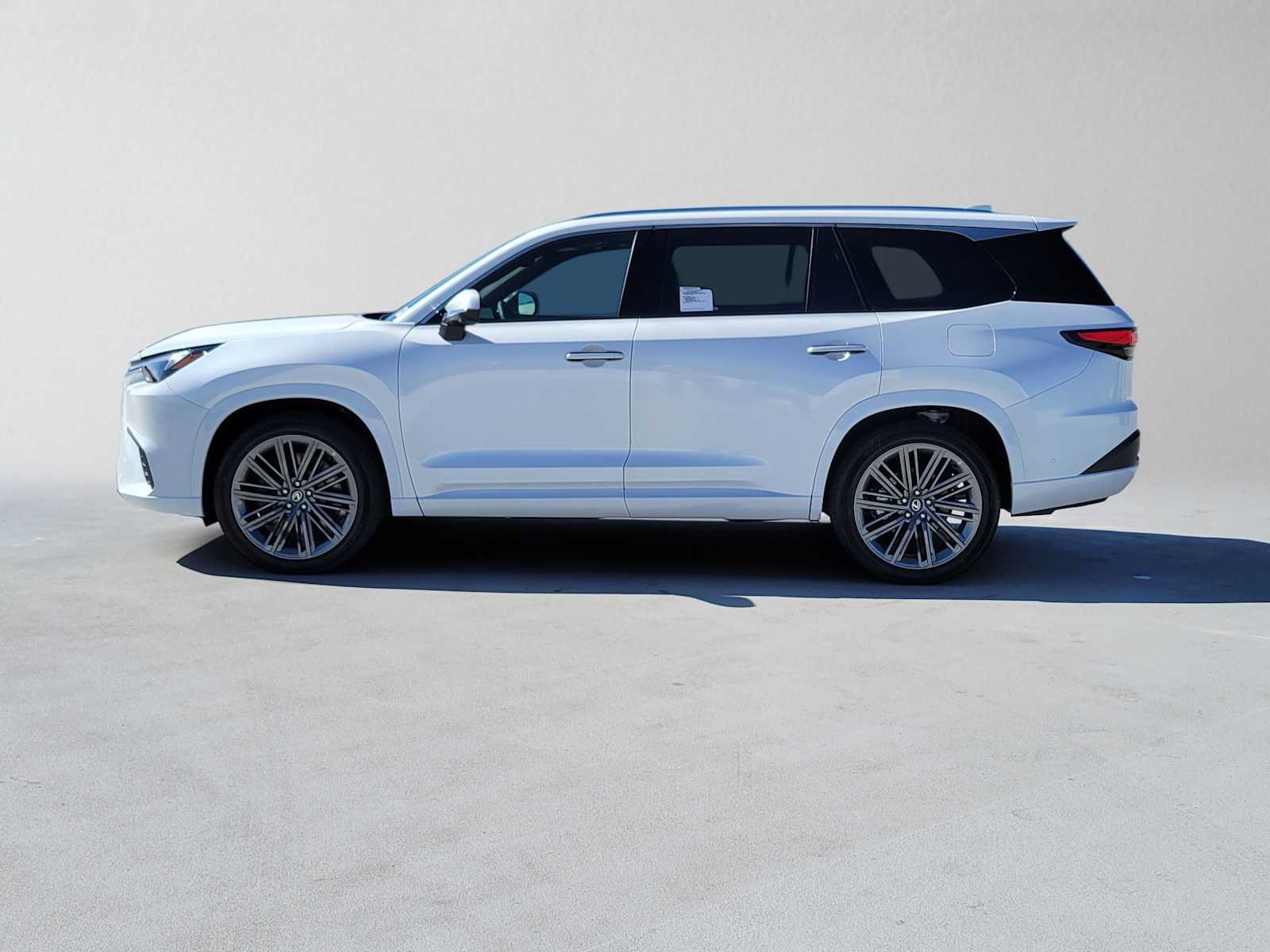 Certified 2026 Lexus TX 550h AWD Plug-In Hybrid image 39
