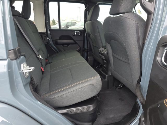 Used 2025 Jeep Wrangler Unlimited Sahara w/ Safety Group image 45