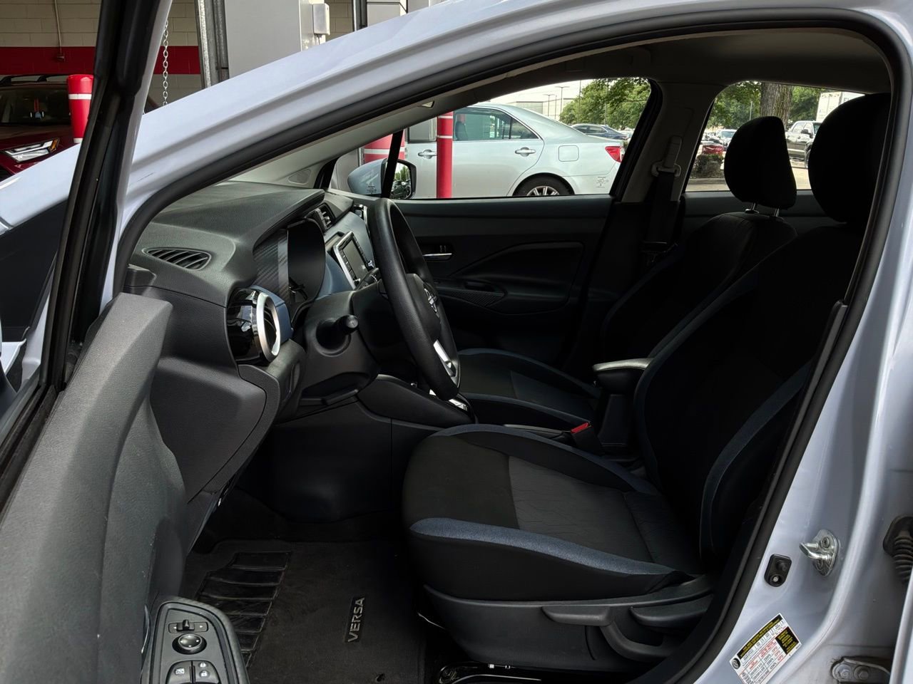Used 2025 Nissan Versa SV FWD image 10