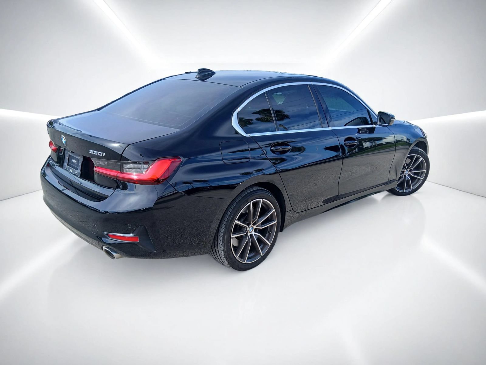 Used 2019 BMW 330i xDrive Sedan w/ Premium Package AWD/4WD image 5