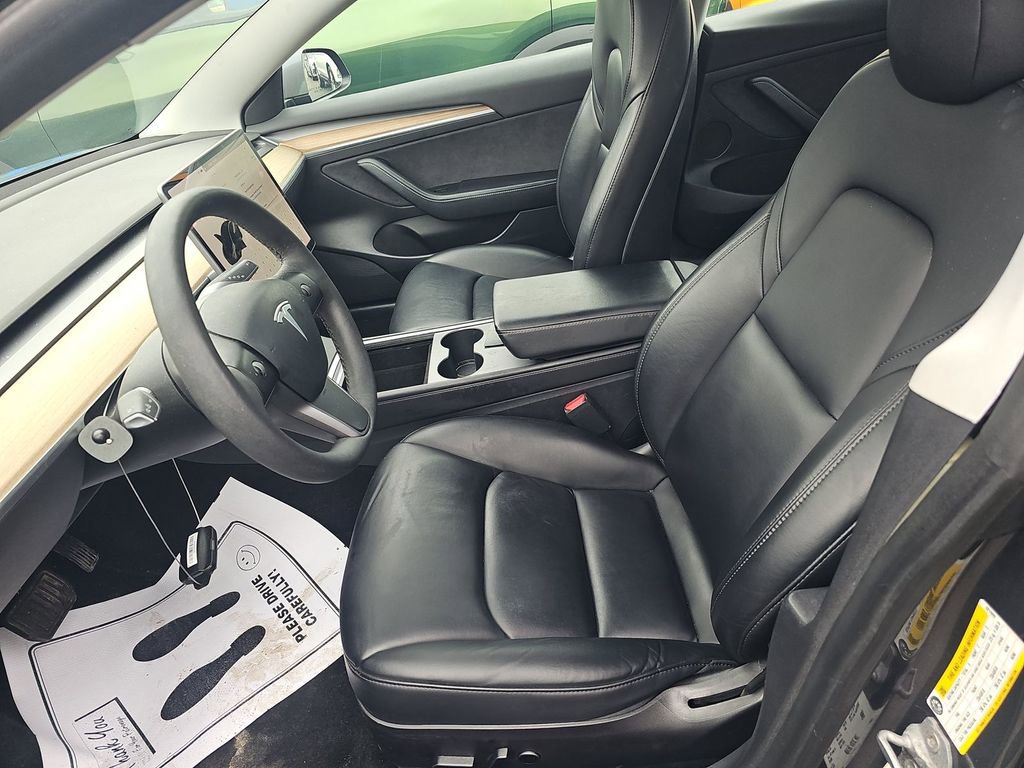 Used 2021 Tesla Model 3 Standard Range Plus RWD image 3