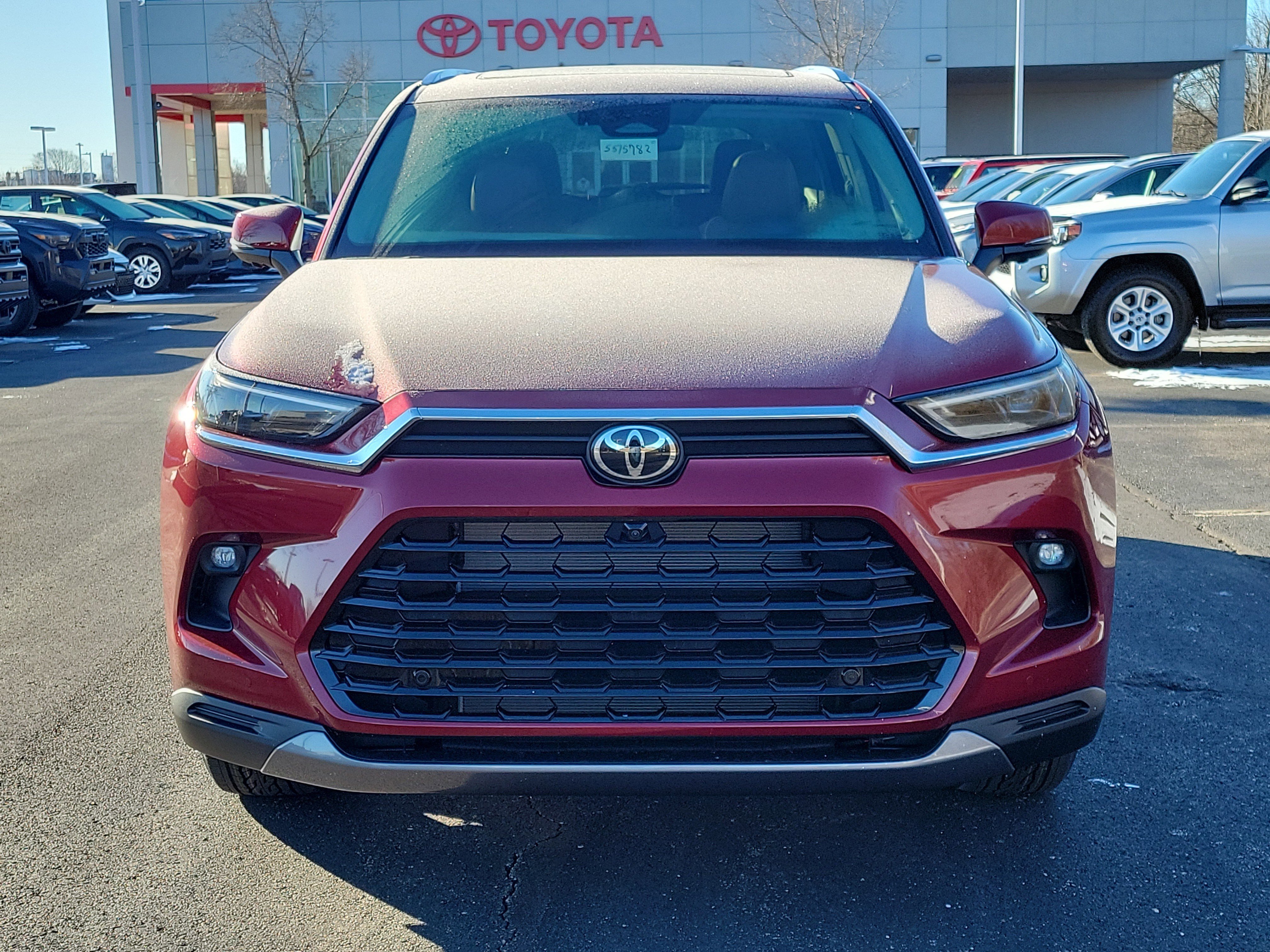 New 2026 Toyota Grand Highlander Platinum image 2