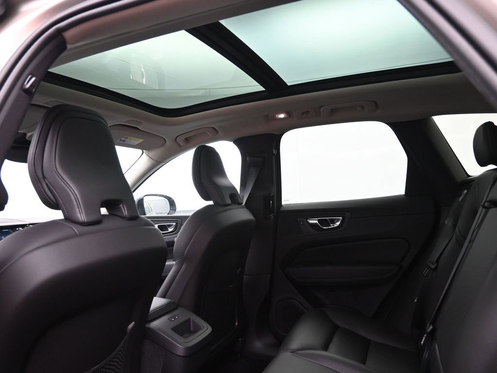 New 2025 Volvo XC60 B5 Core w/ Protection Package Premier image 23