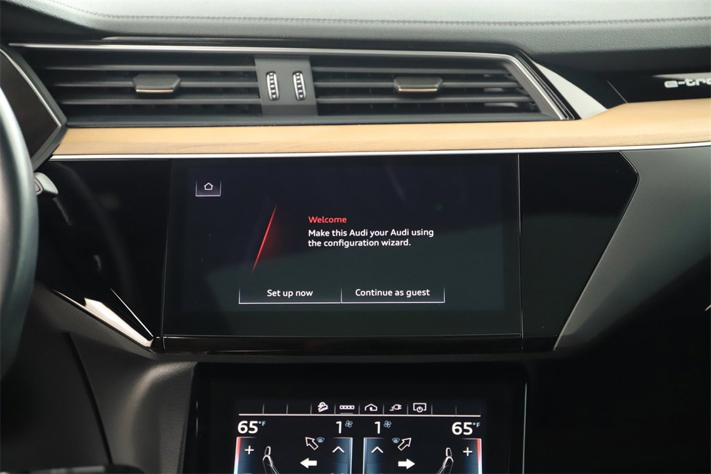 Used 2024 Audi Q8 e-tron Premium Plus w/ Premium Plus Package image 19