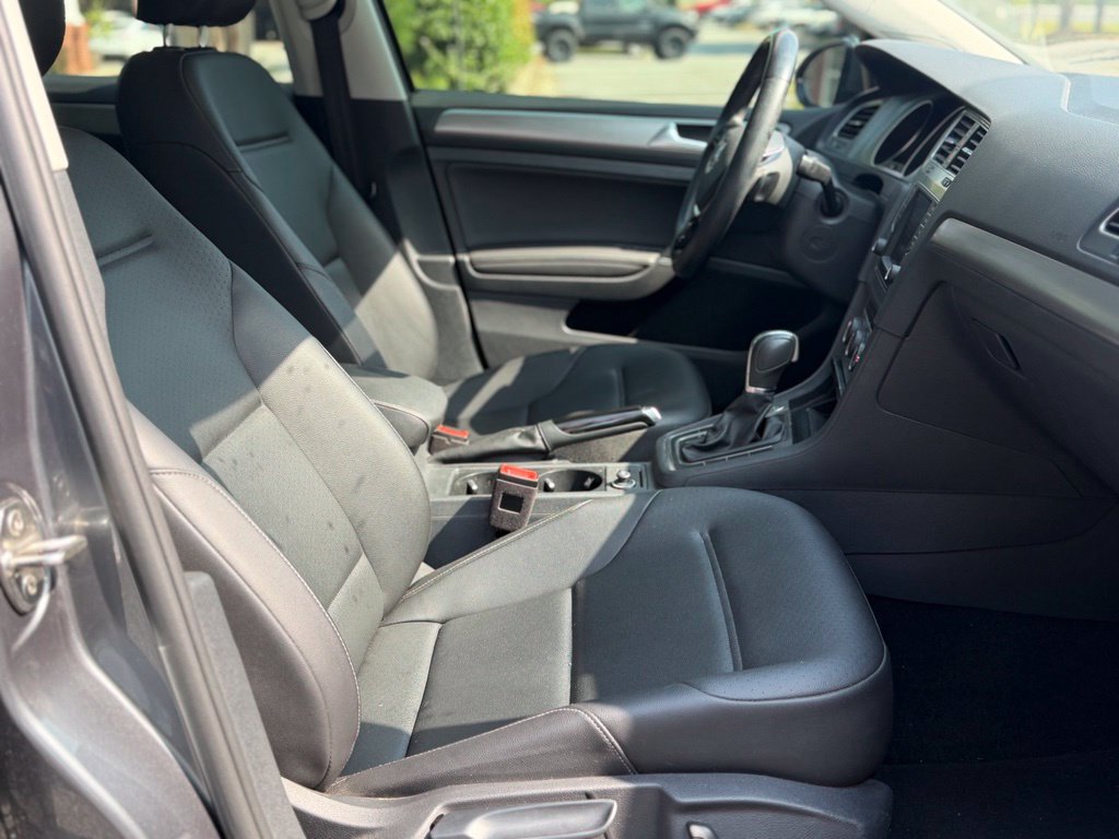 Used 2017 Volkswagen Golf S FWD image 15