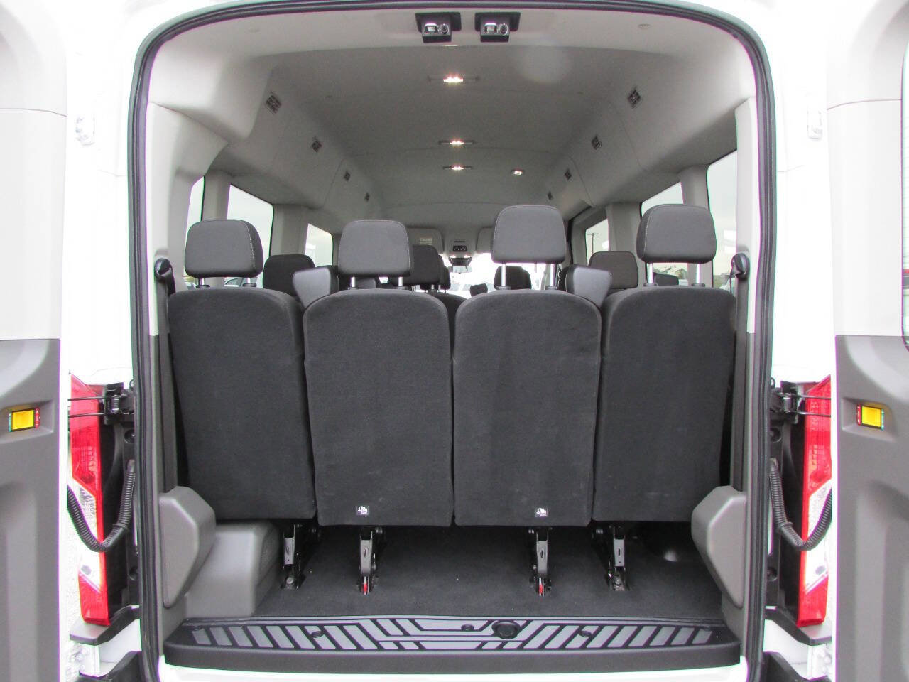 Used 2024 Ford Transit 350 XLT image 27