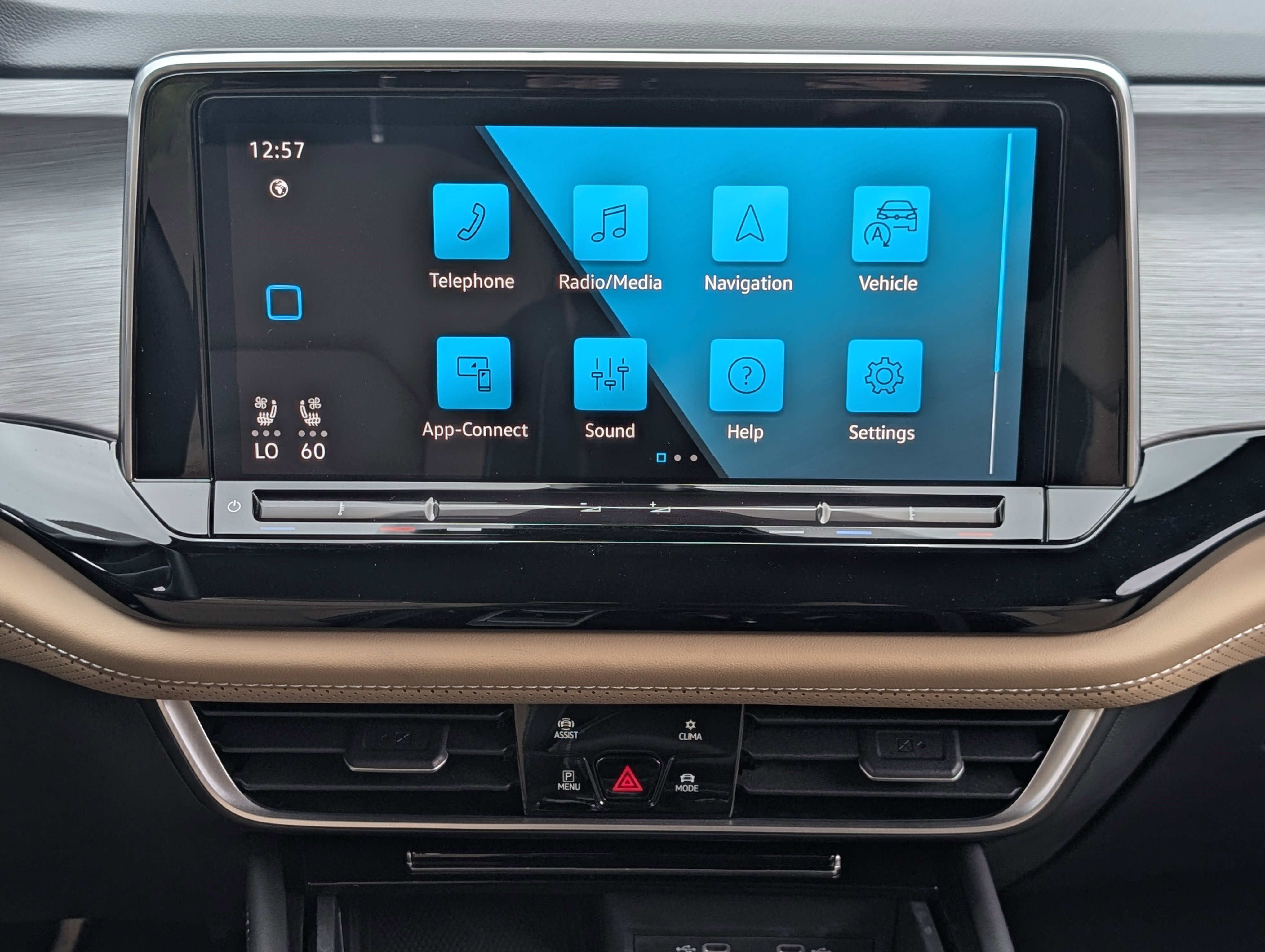 Used 2024 Volkswagen Atlas Cross Sport SE image 25