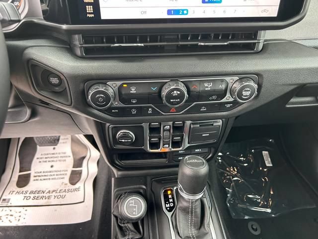 New 2025 Jeep Gladiator Sport AWD/4WD image 19