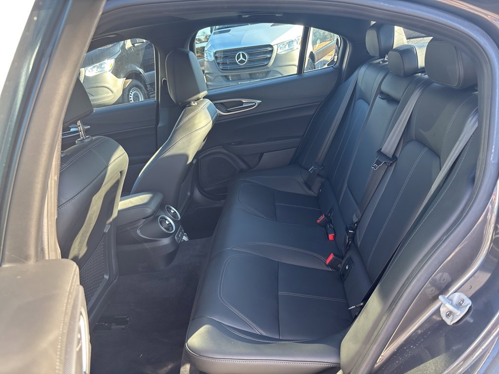 Used 2024 Alfa Romeo Giulia Ti image 17