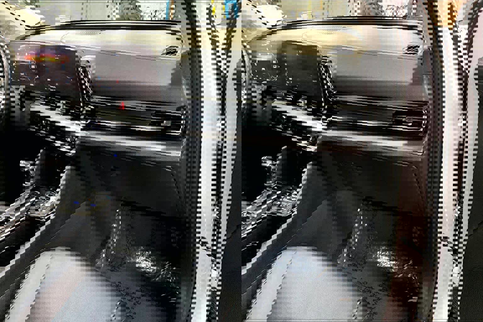 Used 2023 Kia Sportage SX image 19