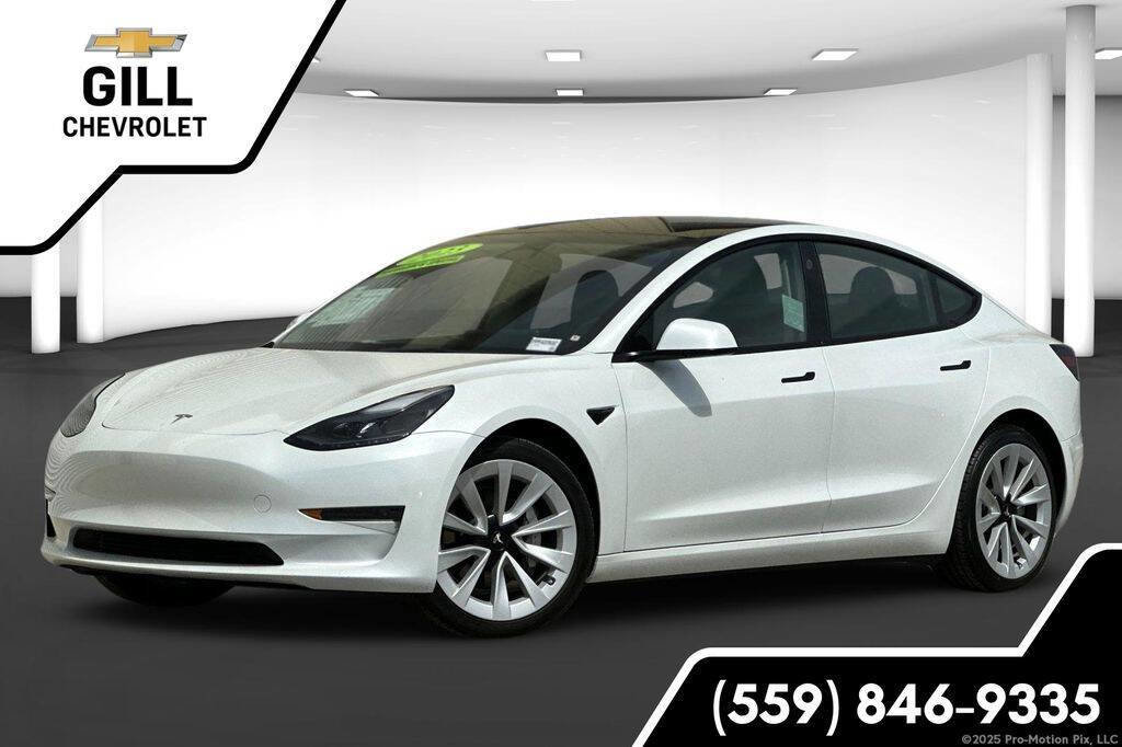Used 2023 Tesla Model 3 Standard Range image 1