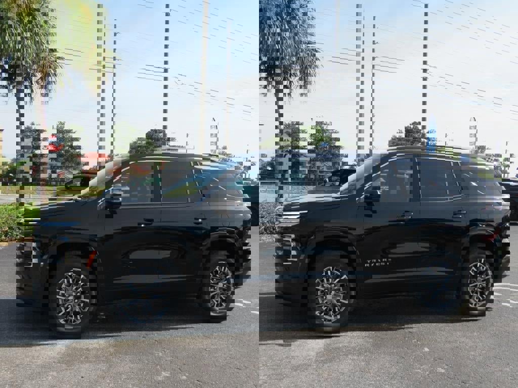 New 2026 Chevrolet Traverse LT image 2