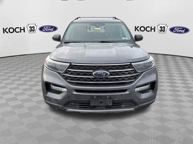 Used 2022 Ford Explorer XLT w/ Equipment Group 202A image 2