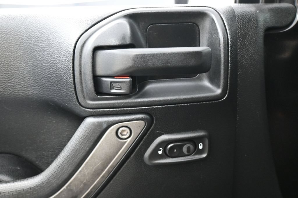 Used 2017 Jeep Wrangler Sport AWD/4WD image 14