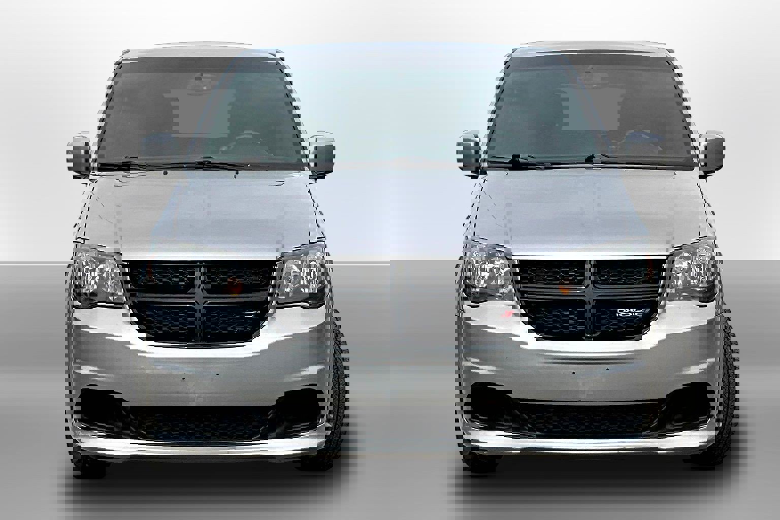 Used 2017 Dodge Grand Caravan SE image 3