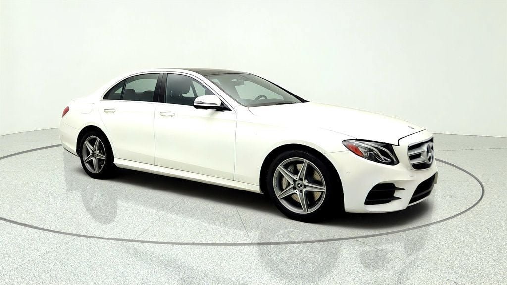 Used 2020 Mercedes-Benz E 350 4MATIC Sedan image 3
