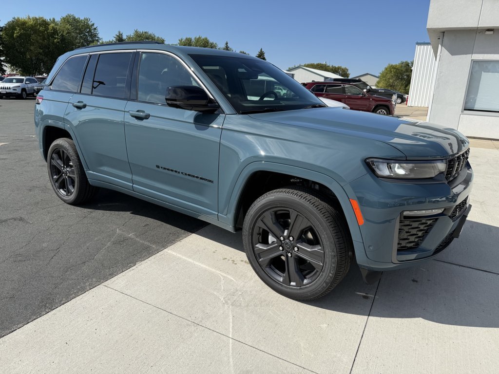 New 2027 Jeep Grand Cherokee Limited AWD/4WD image 1