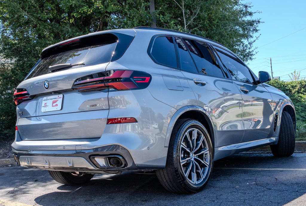Used 2024 BMW X5 sDrive40i w/ M Sport Package RWD image 30