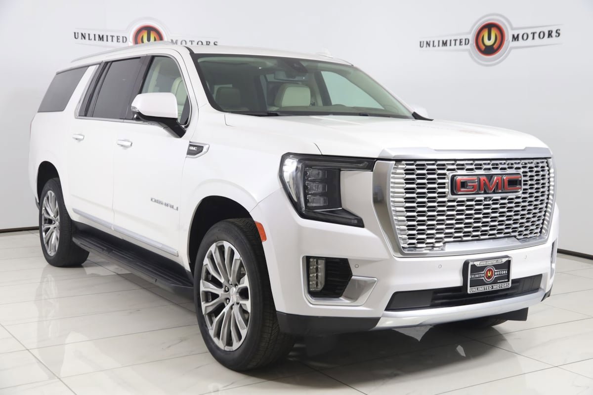 Used 2021 GMC Yukon XL Denali w/ LPO, Illumination Package AWD/4WD image 24