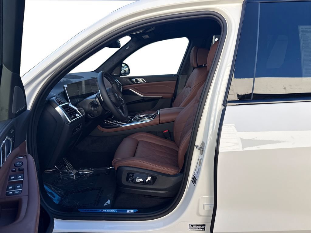 New 2026 BMW X7 M60i image 9
