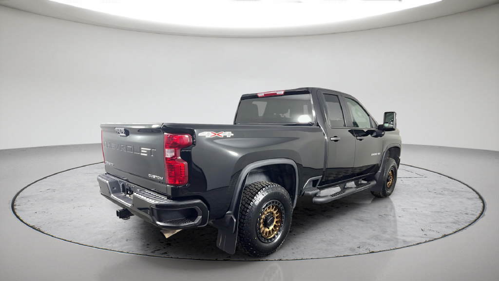 Used 2025 Chevrolet Silverado 2500 Custom w/ Custom Value Package AWD/4WD image 8