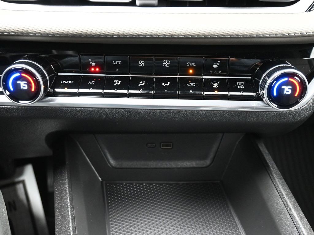 Used 2026 Chevrolet Equinox LT w/ Convenience Package II image 26